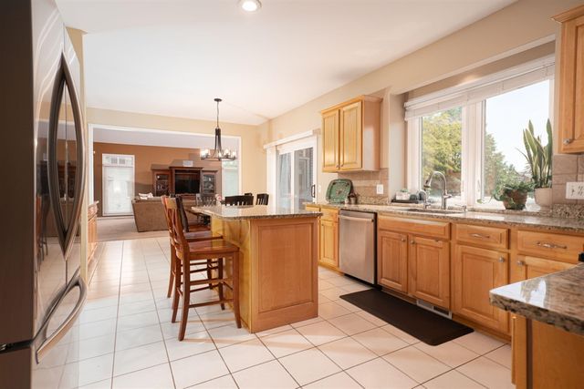 3801 Fawn Drive, Rochester, MI 48306