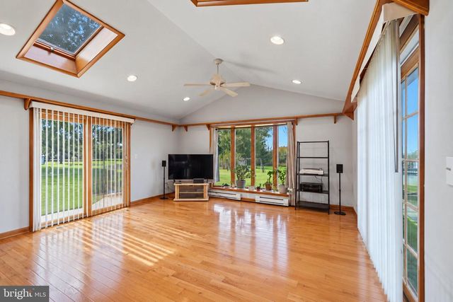 1103 FAIRHILL RD, Sellersville, PA 18960