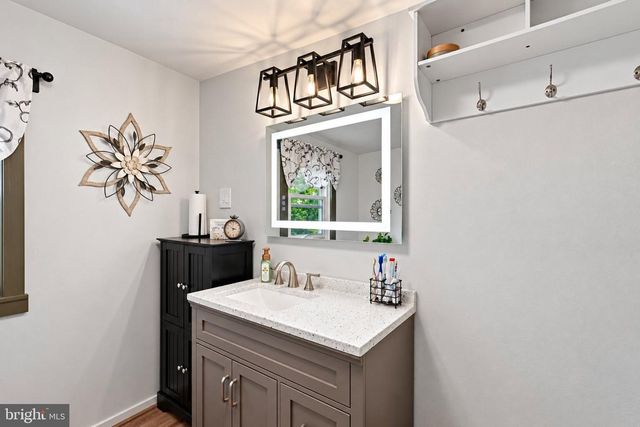 1103 FAIRHILL RD, Sellersville, PA 18960