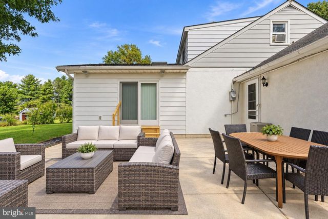 1103 FAIRHILL RD, Sellersville, PA 18960