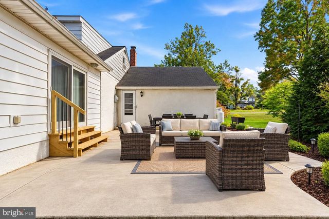 1103 FAIRHILL RD, Sellersville, PA 18960