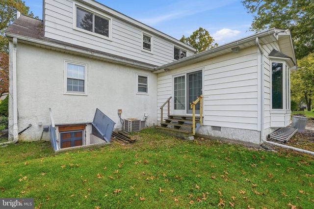 1103 FAIRHILL RD, Sellersville, PA 18960