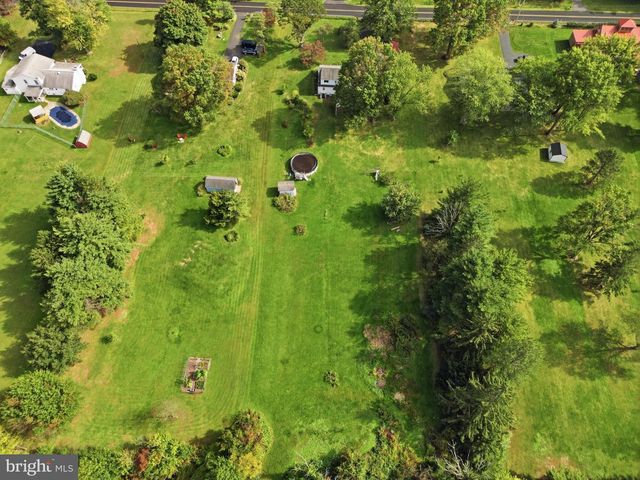 1103 FAIRHILL RD, Sellersville, PA 18960