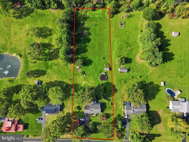 1103 FAIRHILL RD, Sellersville, PA 18960