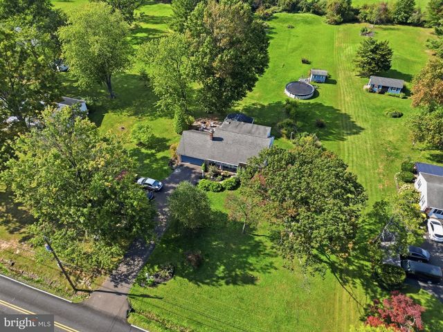 1103 FAIRHILL RD, Sellersville, PA 18960