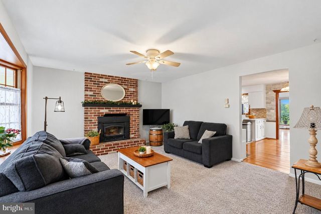 1103 FAIRHILL RD, Sellersville, PA 18960