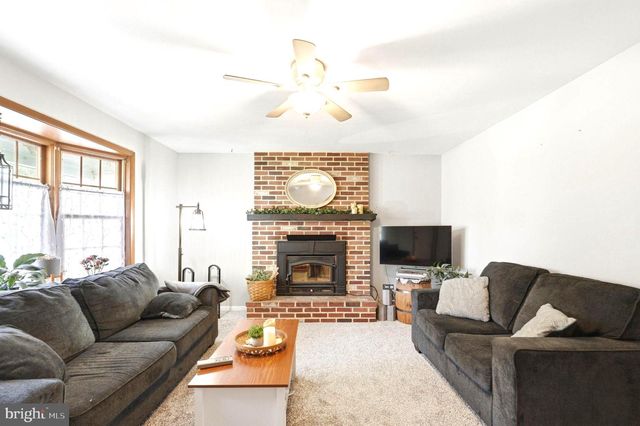1103 FAIRHILL RD, Sellersville, PA 18960