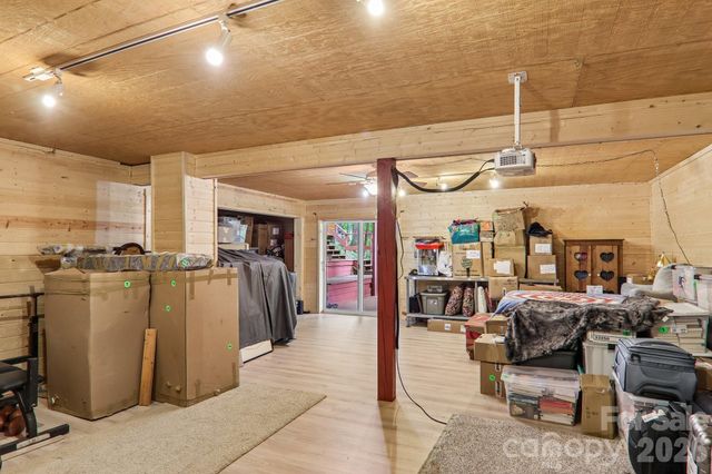 101 Oak Ridge Court, Mars Hill, NC 28754