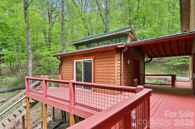 101 Oak Ridge Court, Mars Hill, NC 28754