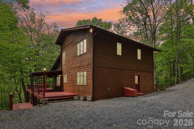 101 Oak Ridge Court, Mars Hill, NC 28754