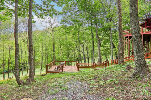 101 Oak Ridge Court, Mars Hill, NC 28754