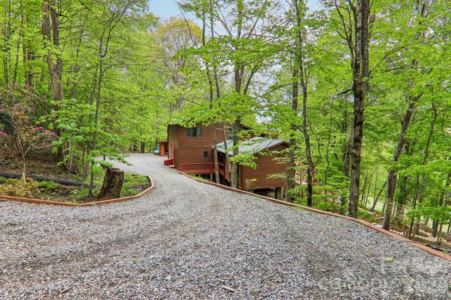 101 Oak Ridge Court, Mars Hill, NC 28754