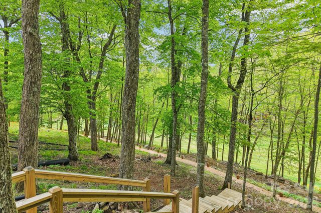 101 Oak Ridge Court, Mars Hill, NC 28754