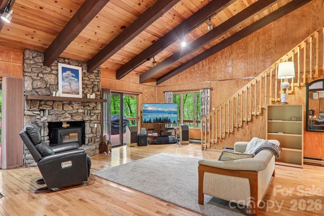 101 Oak Ridge Court, Mars Hill, NC 28754