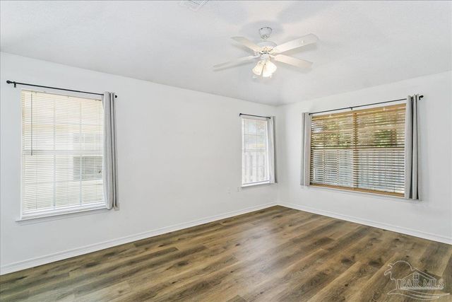 1149 Sweetbriar St, Cantonment, FL 32533