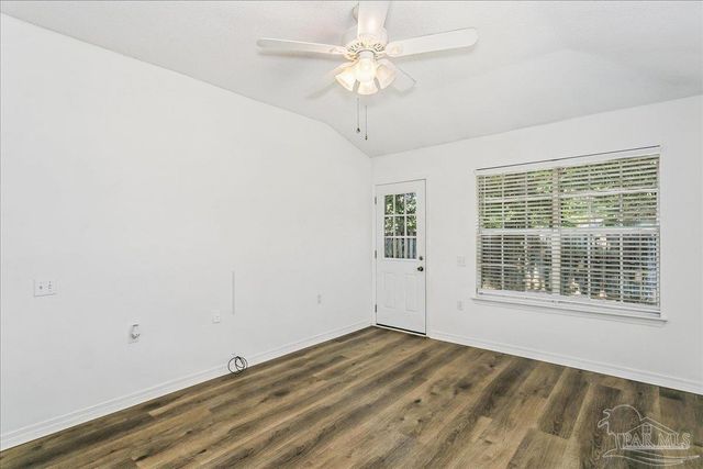 1149 Sweetbriar St, Cantonment, FL 32533