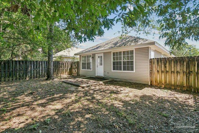 1149 Sweetbriar St, Cantonment, FL 32533