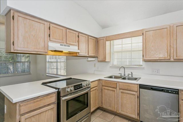 1149 Sweetbriar St, Cantonment, FL 32533