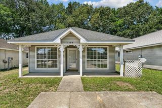 1149 Sweetbriar St, Cantonment, FL 32533