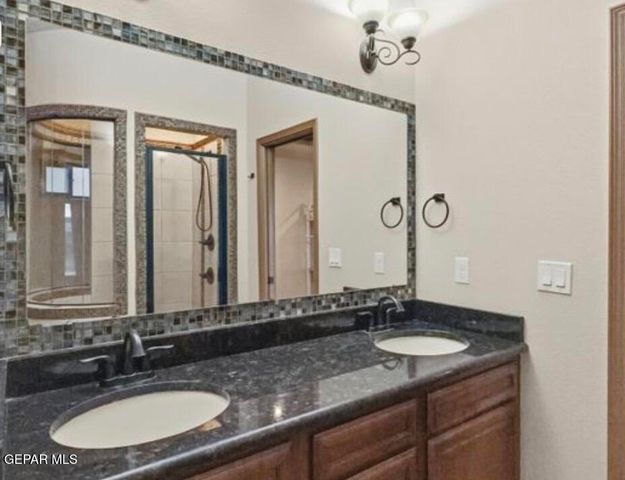 12152 CHAPEL HILL Road, Horizon City, TX 79928