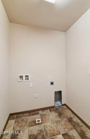 12152 CHAPEL HILL Road, Horizon City, TX 79928