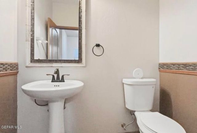 12152 CHAPEL HILL Road, Horizon City, TX 79928