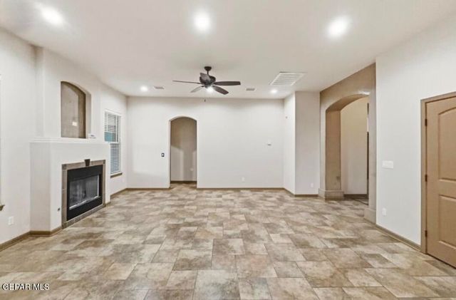 12152 CHAPEL HILL Road, Horizon City, TX 79928