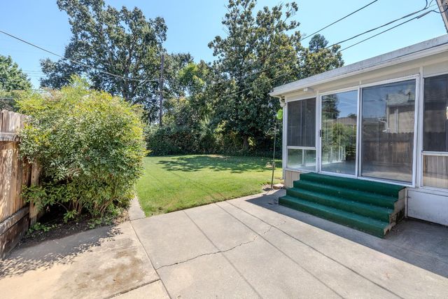 2804 Becerra Way, Sacramento, CA 95821