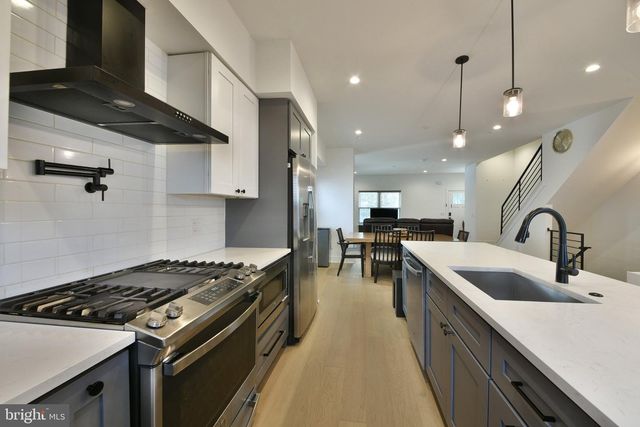 9514 GOLFVIEW LN, Philadelphia, PA 19114