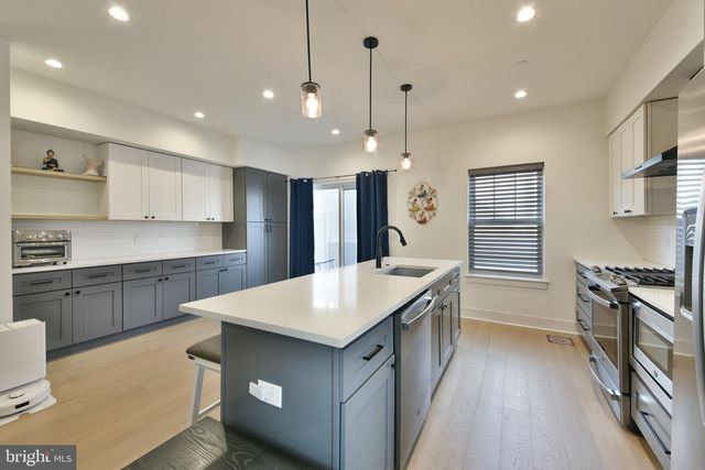 9514 GOLFVIEW LN, Philadelphia, PA 19114