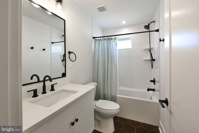 9514 GOLFVIEW LN, Philadelphia, PA 19114