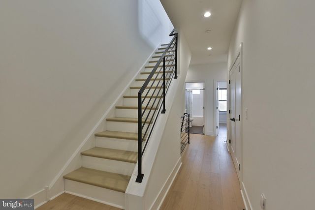 9514 GOLFVIEW LN, Philadelphia, PA 19114