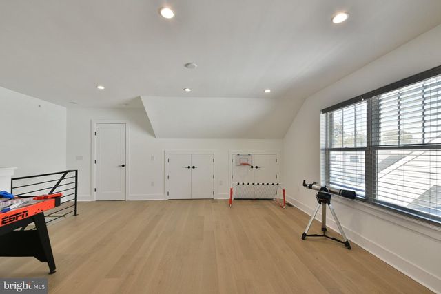9514 GOLFVIEW LN, Philadelphia, PA 19114
