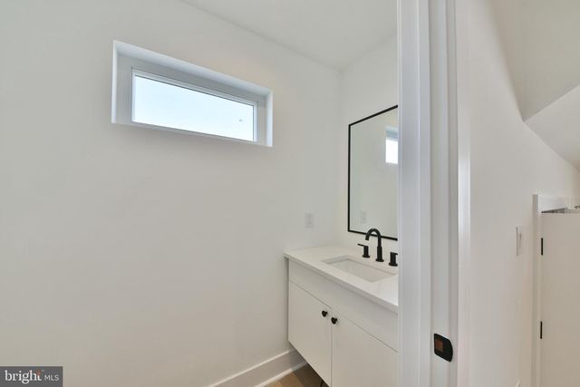 9514 GOLFVIEW LN, Philadelphia, PA 19114