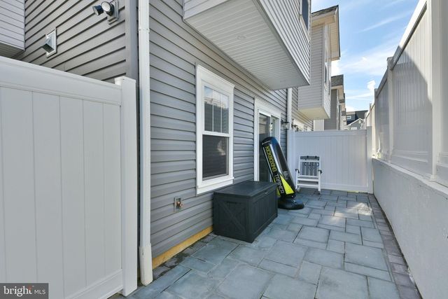 9514 GOLFVIEW LN, Philadelphia, PA 19114