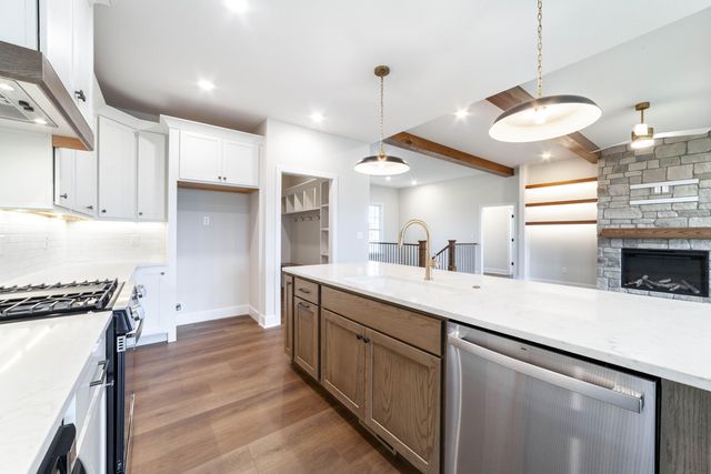 5205 BUTTERCUP DR, Columbia, MO 65203