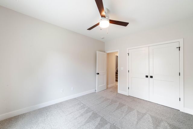 5205 BUTTERCUP DR, Columbia, MO 65203