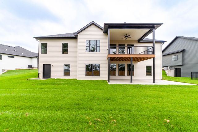 5205 BUTTERCUP DR, Columbia, MO 65203