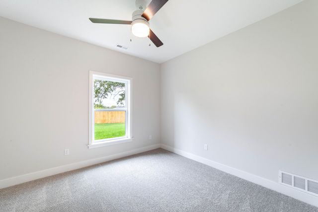 5205 BUTTERCUP DR, Columbia, MO 65203
