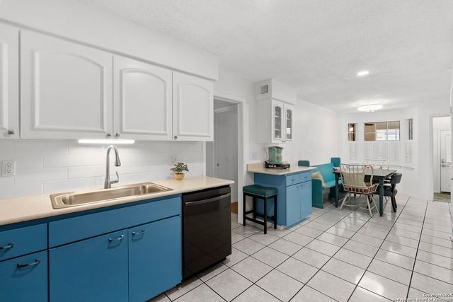 8033 N New Braunfels Ave Apt 400D, San Antonio, TX 78209