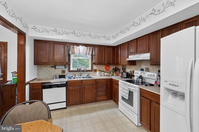 2 ANNA AVE, Bear, DE 19701