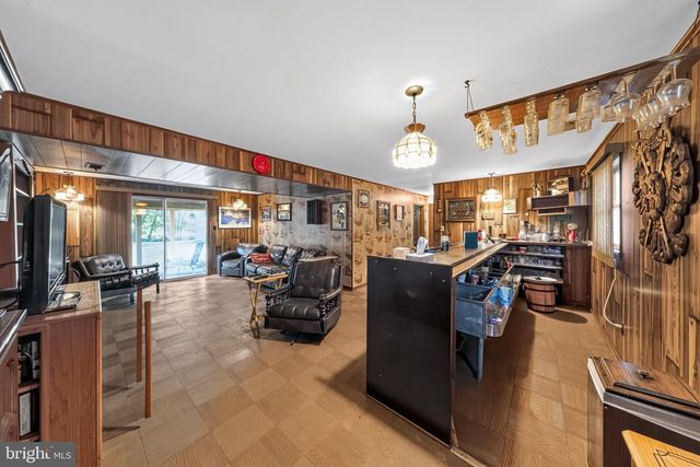 2 ANNA AVE, Bear, DE 19701