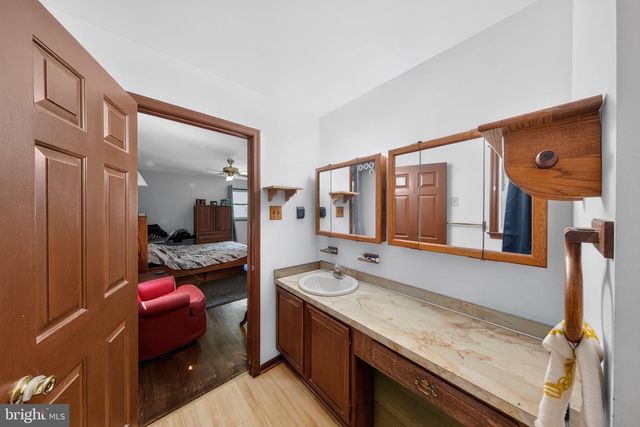 2 ANNA AVE, Bear, DE 19701