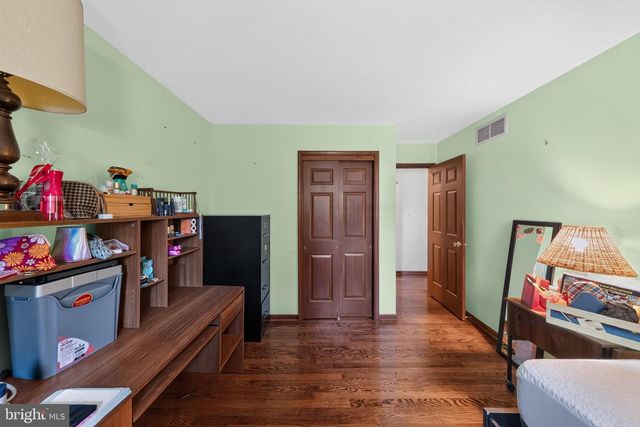 2 ANNA AVE, Bear, DE 19701