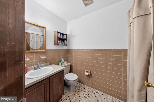 2 ANNA AVE, Bear, DE 19701