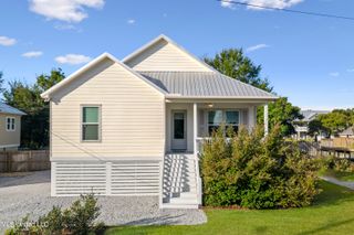 107 Adrienne Court, Waveland, MS 39576