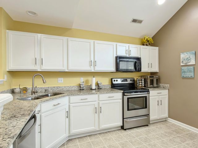 5235 Fernland Way, North Charleston, SC 29420