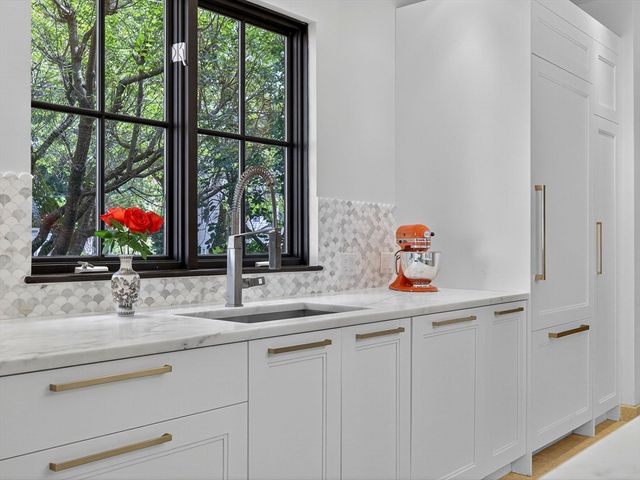 18 Middlesex St, Winchester, MA 01890