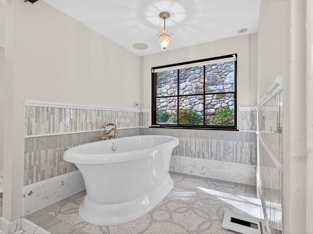 18 Middlesex St, Winchester, MA 01890