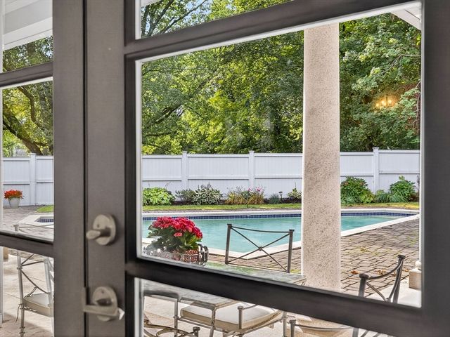 18 Middlesex St, Winchester, MA 01890